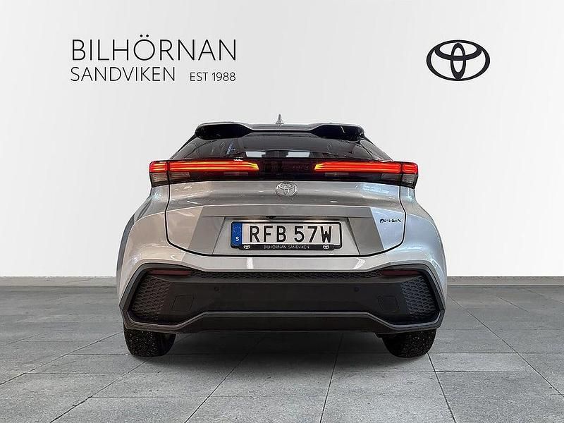 Begagnad Toyota C-HR Style 226 HK (166 kW) 2024 Silver SUV