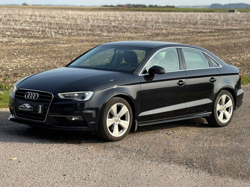 Svart Begagnad 2013 Audi A3 Comfort Sedan | 129 900 kr (Marknadspris) - Bild 1/4