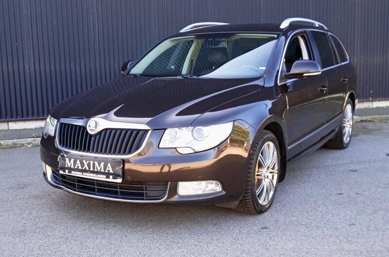 Begagnad 2013 Skoda Superb Kombi | 139 900 kr (Dyr) - Bild 1/4