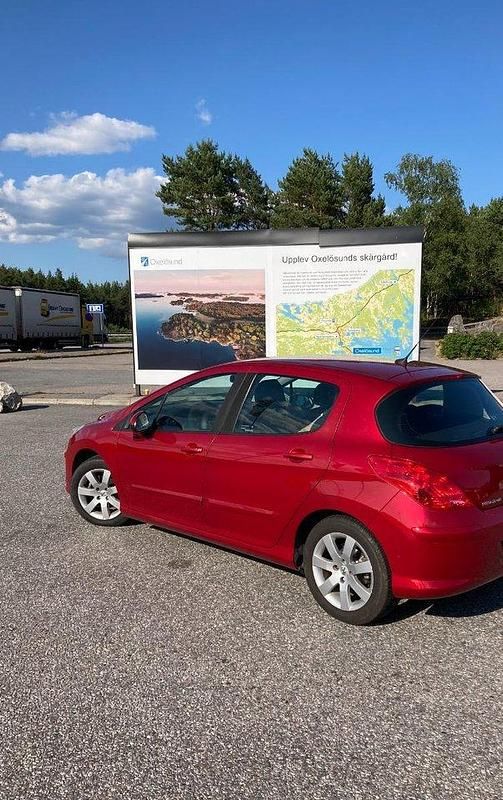 Röd Begagnad 2009 Peugeot 308 Halvkombi | 30 000 kr (Bra pris) - Bild 1/4