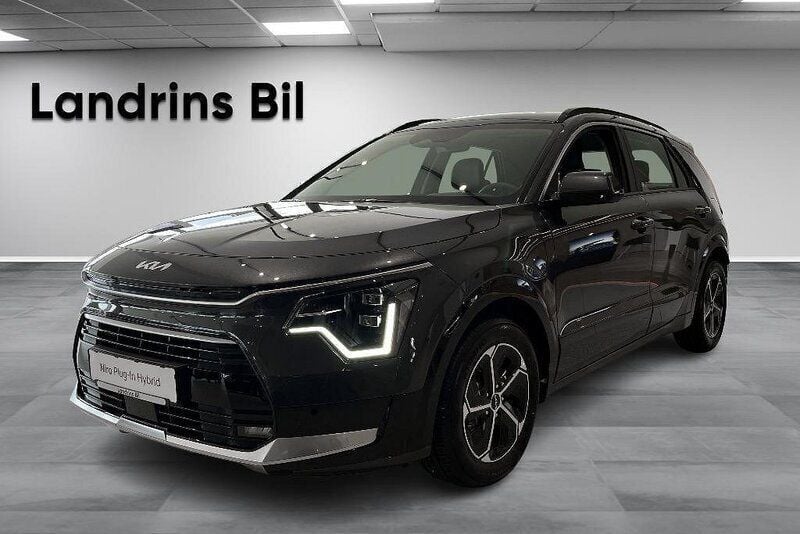 Grå Ny 2024 Kia Niro SUV | 363 426 kr (Marknadspris) - Bild 1/4