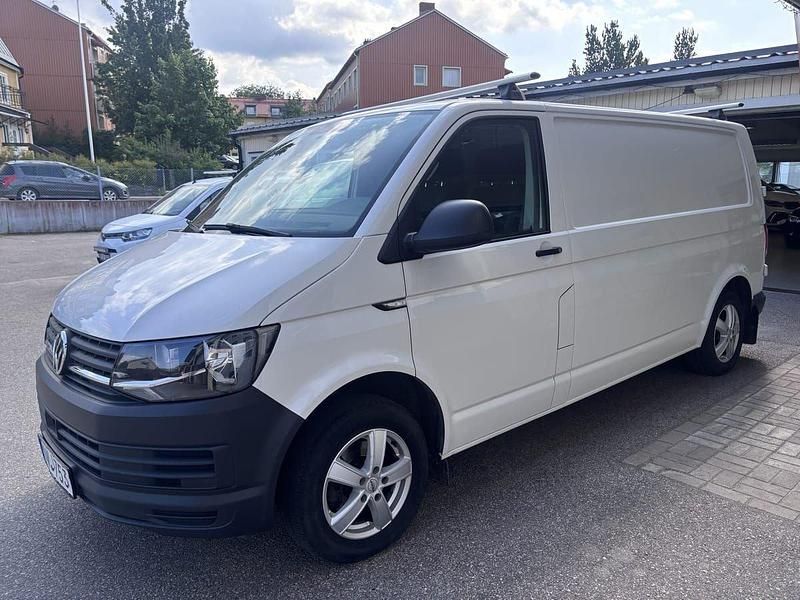 Vit Begagnad 2018 VW T6 Van | 249 900 kr (Marknadspris) - Bild 1/4