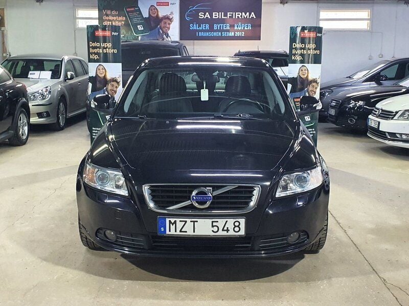 Svart Begagnad 2011 Volvo S40 Momentum Sedan | 47 900 kr (Bra pris) - Bild 1/4