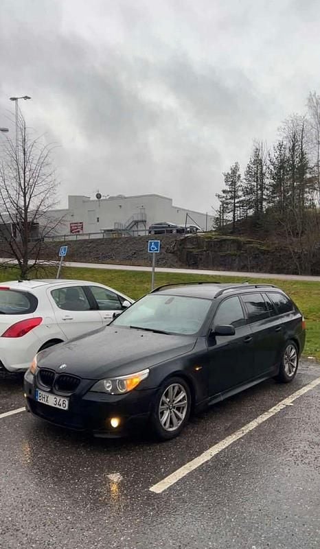 Begagnad 2007 BMW 530 Kombi | 61 000 kr (Marknadspris) - Bild 1/4