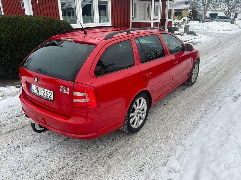 Begagnad 2009 Skoda Octavia RS Kombi | 39 900 kr (Marknadspris) - Bild 1/4