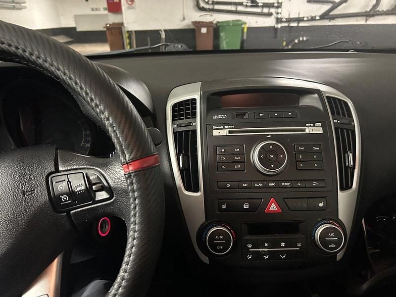 Grå Begagnad 2012 Kia Ceed Sportswagon Kombi | 47 000 kr (Bra pris) - Bild 1/4