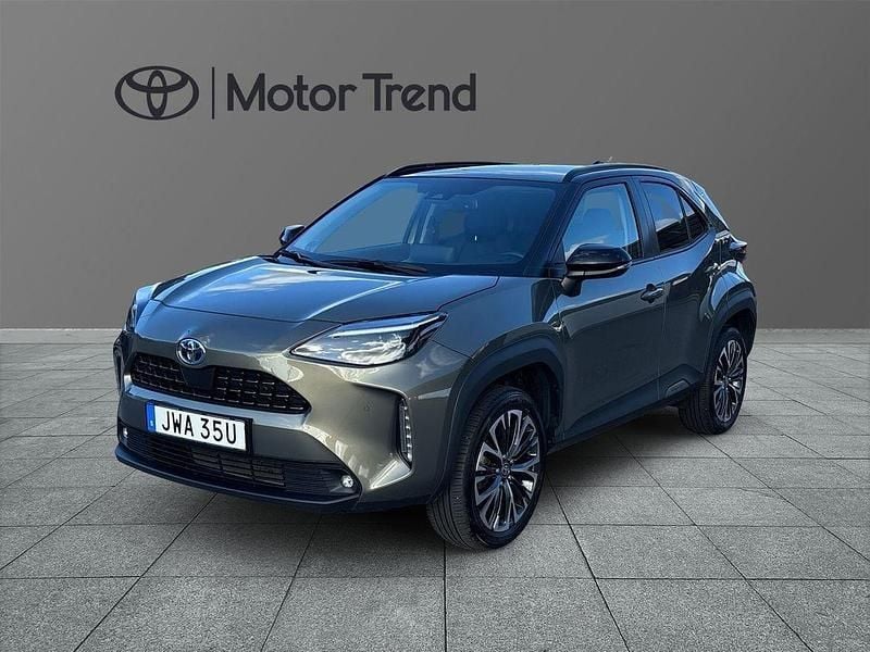 Grön Begagnad 2023 Toyota Yaris Cross Edition SUV | 325 000 kr (Marknadspris) - Bild 1/3