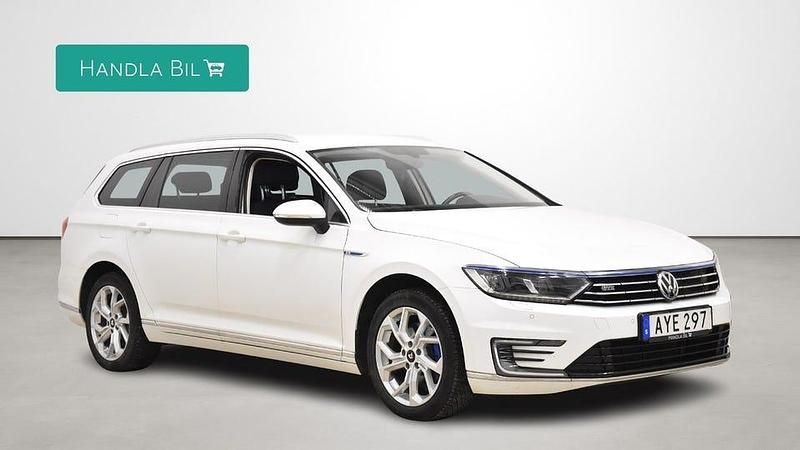 Begagnad VW Passat GTE 218 HK (160 kW) 2016 Vit Kombi