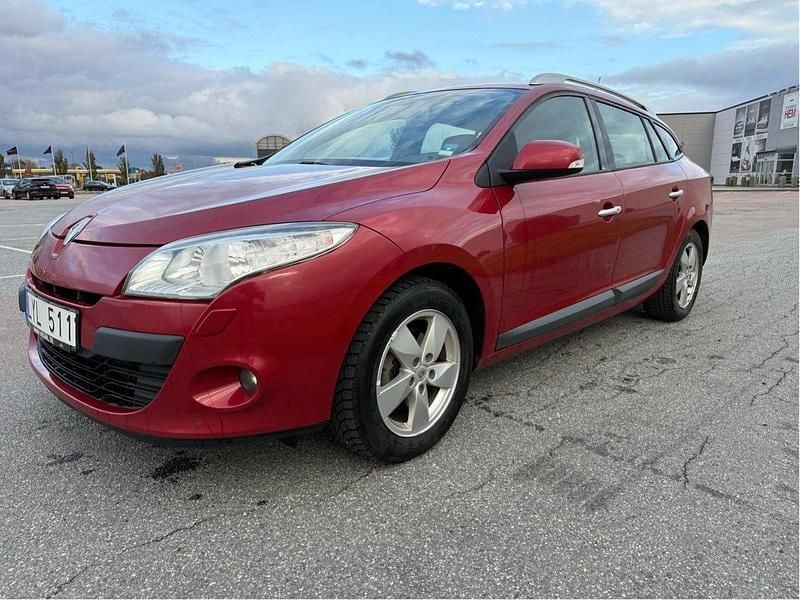 Röd Begagnad 2012 Renault Mégane GrandTour Kombi | 49 900 kr (Marknadspris) - Bild 1/4