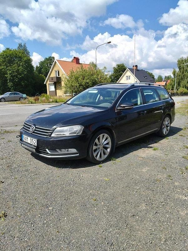 Svart Begagnad 2013 VW Passat Kombi | 16 000 kr - Bild 1/4