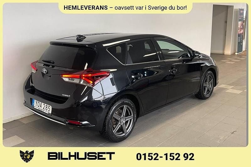 Begagnad Toyota Auris Hybrid Edition 136 HK (100 kW) 2018 Svart Halvkombi