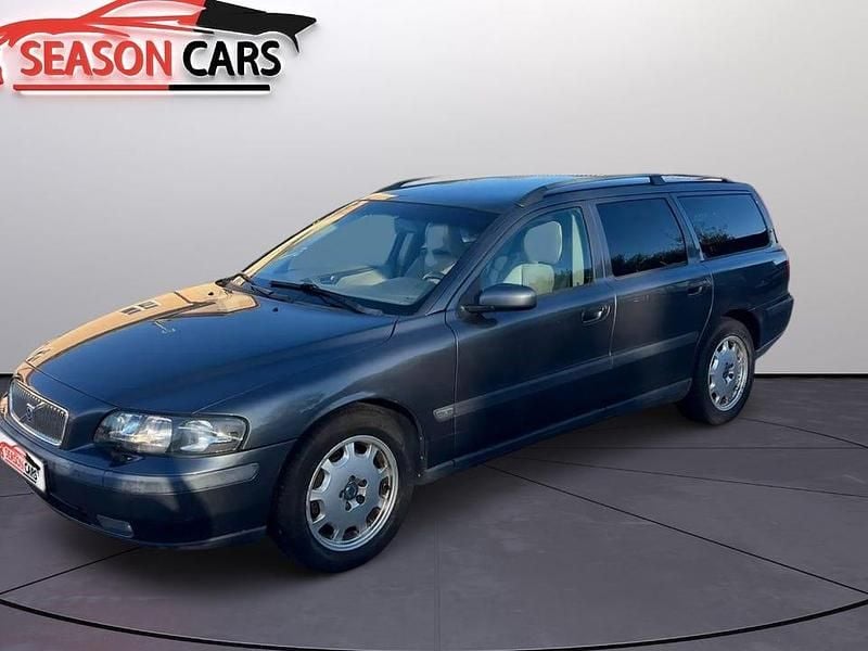 Grå Begagnad 2004 Volvo V70 Business Edition Kombi | 29 900 kr (Marknadspris) - Bild 1/4