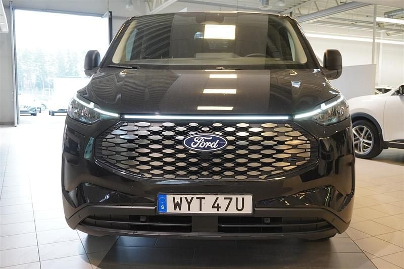 Begagnad Ford E-Transit 2025 Svart Van