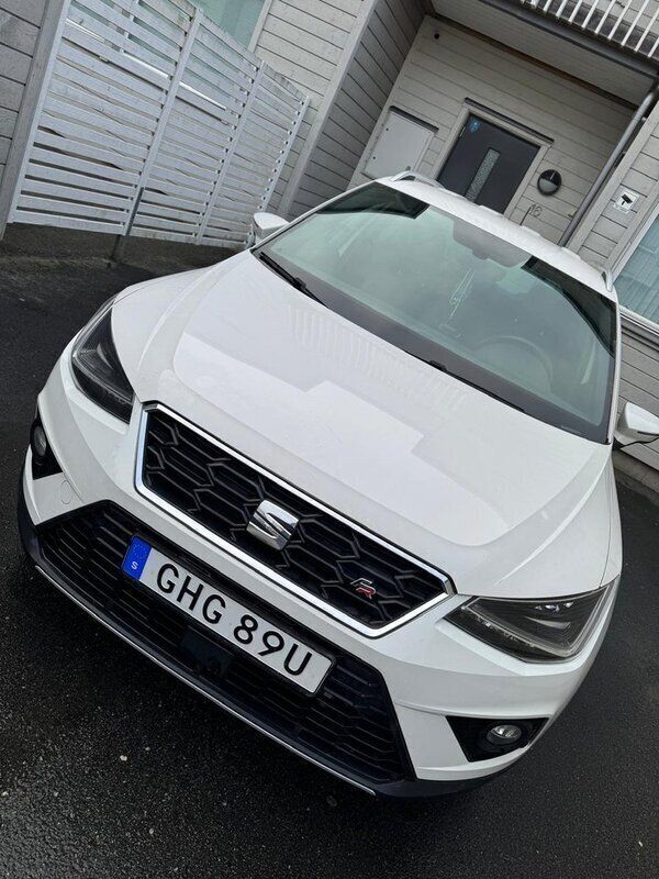 Vit Begagnad 2019 Seat Arona FR SUV | 165 000 kr (Bra pris) - Bild 1/4