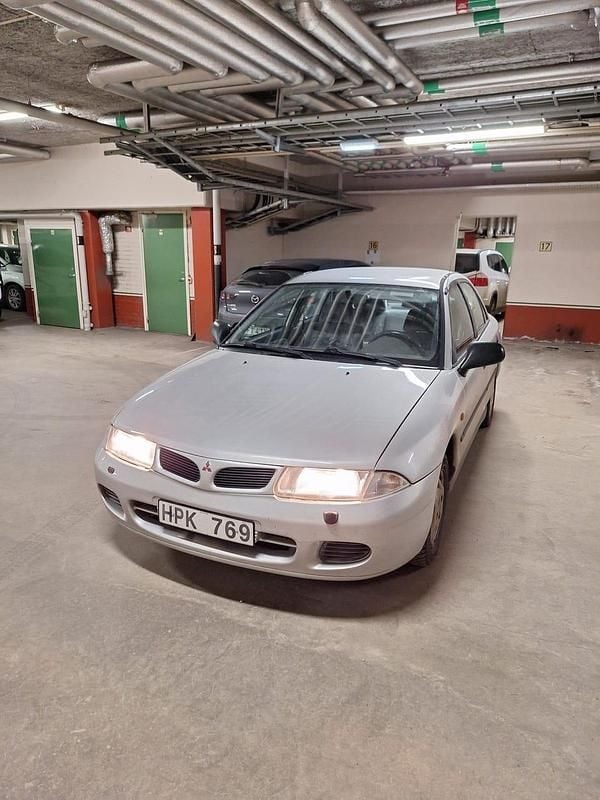 Begagnad Mitsubishi Carisma 116 HK (85 kW) 1998 Sedan