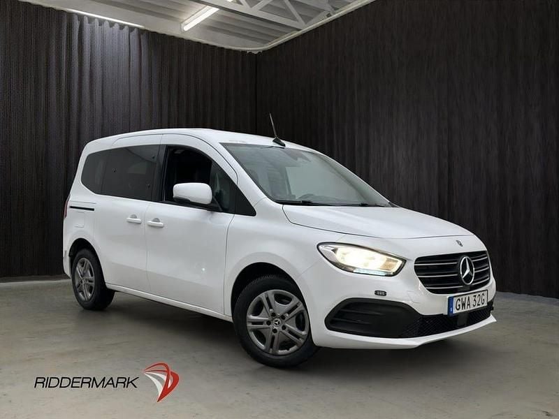 Begagnad Mercedes T180 Style 131 HK (96 kW) 2023 Vit Minibuss