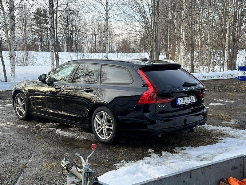 Svart Begagnad 2017 Volvo V90 Kinetic Kombi | 195 000 kr (Marknadspris) - Bild 1/2
