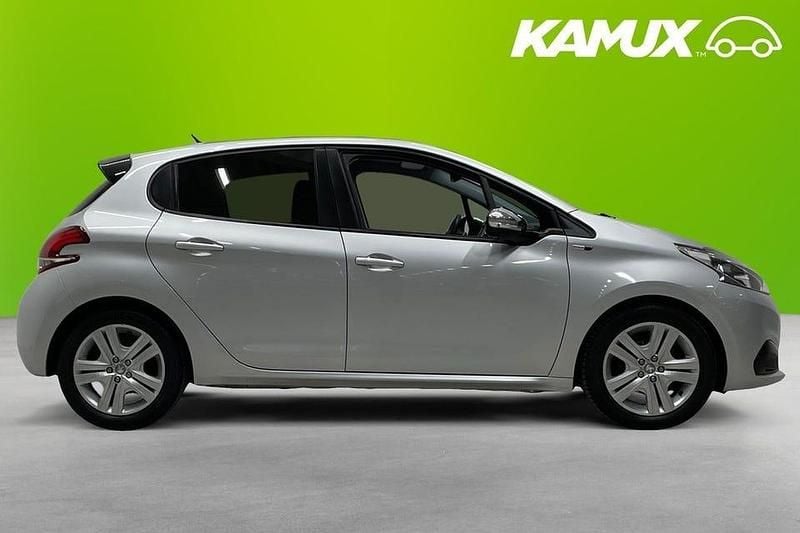 Begagnad Peugeot 208 82 HK (60 kW) 2017 Silver Halvkombi