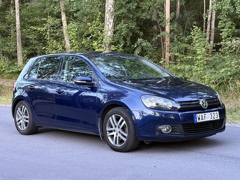 Blå Begagnad 2012 VW Golf VII Halvkombi | 89 000 kr (Marknadspris) - Bild 1/4