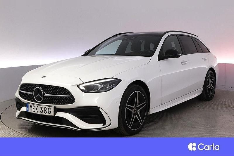 Vit Begagnad 2023 Mercedes C300e AMG Kombi | 449 900 kr (Marknadspris) - Bild 1/4