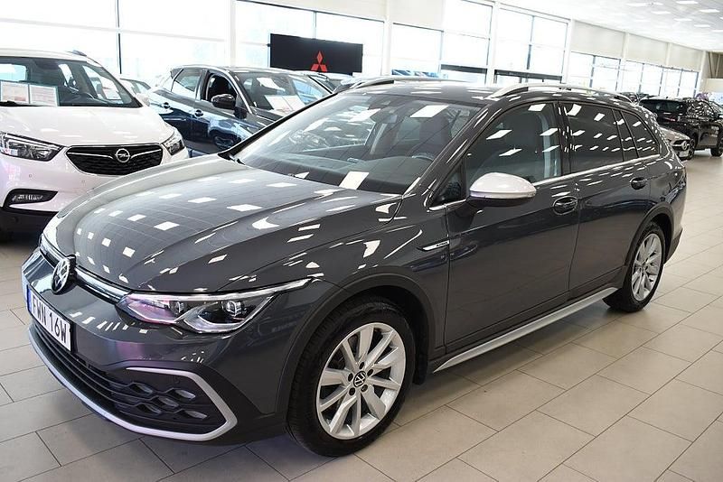 Begagnad VW Golf Alltrack 190 HK (139 kW) 2022 Gråmetallic Kombi