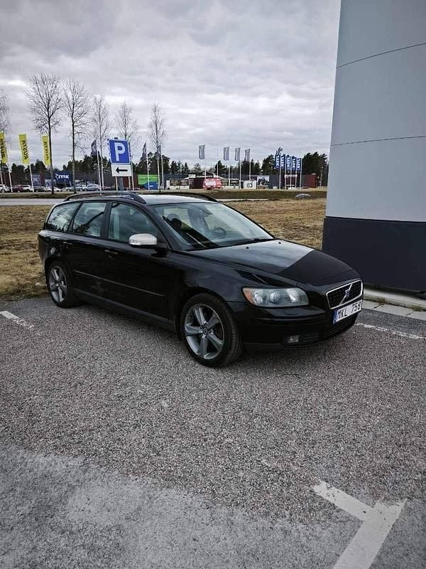 Begagnad 2007 Volvo V50 Kombi | 25 000 kr (Marknadspris) - Bild 1/3