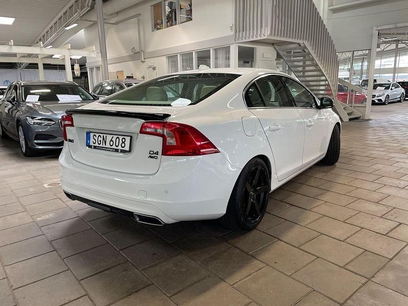 Begagnad Volvo S60 Summum 191 HK (140 kW) 2016 Vit Sedan
