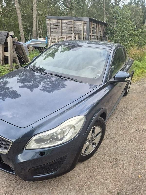 Blå Begagnad 2010 Volvo C30 Drive Kinetic Halvkombi | 39 000 kr (Bra pris) - Bild 1/4