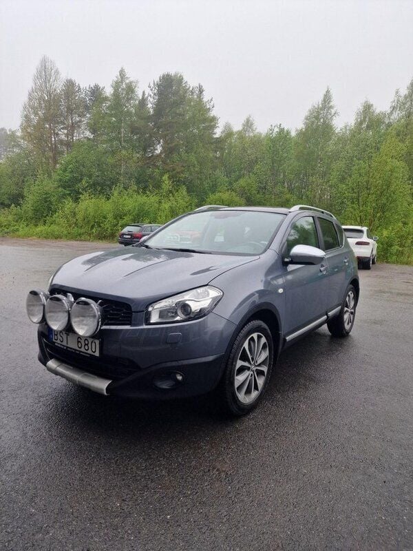 Blå Begagnad 2010 Nissan Qashqai SUV | 89 000 kr (Bra pris) - Bild 1/4