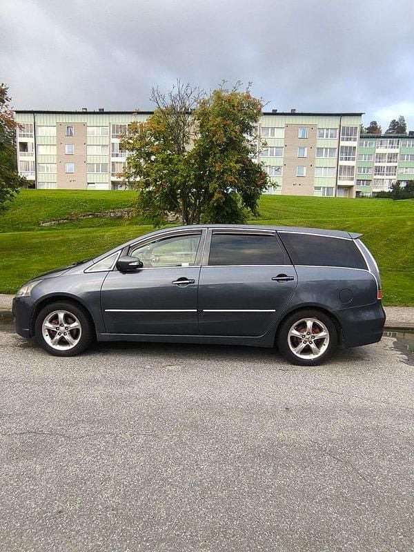 Grå Begagnad 2006 Mitsubishi Grandis Minibuss | 32 000 kr (Marknadspris) - Bild 1/4