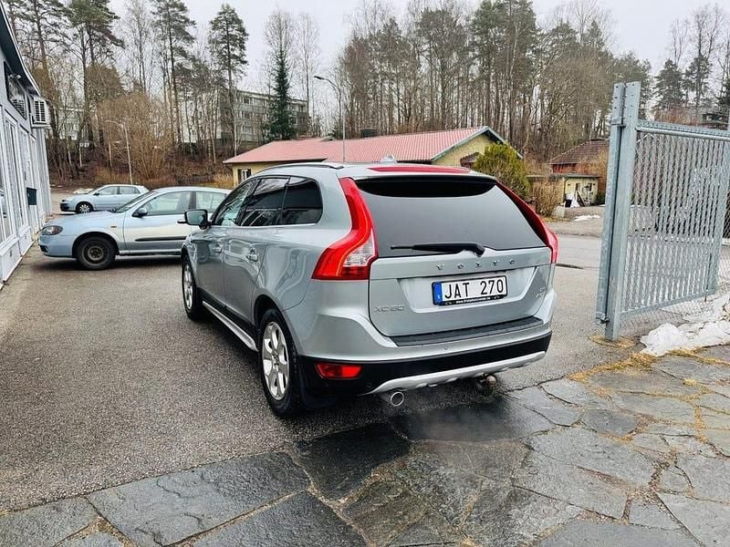 Begagnad Volvo XC60 Summum 205 HK (150 kW) 2009 Silver SUV