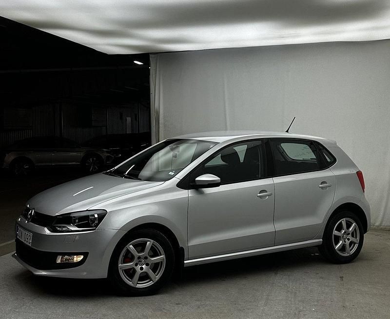 Silver Begagnad 2011 VW Polo Halvkombi | 54 000 kr (Marknadspris) - Bild 1/4