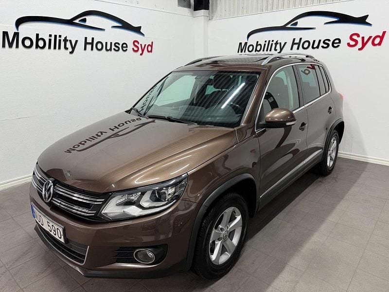 Brun Begagnad 2011 VW Tiguan Sportline SUV | 99 900 kr (Marknadspris) - Bild 1/3