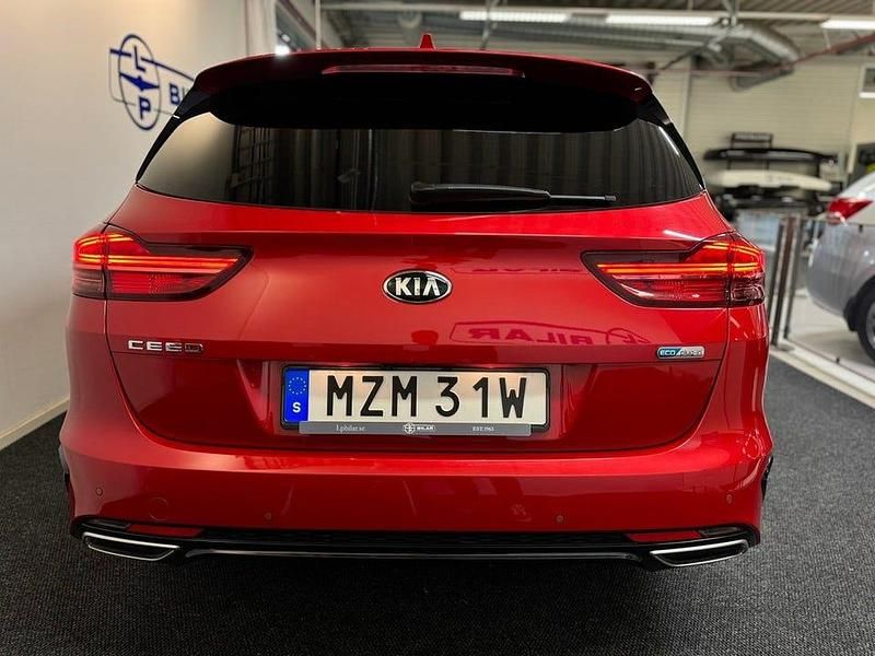 Begagnad Kia Ceed Sportswagon Advance 141 HK (103 kW) 2020 Röd Kombi