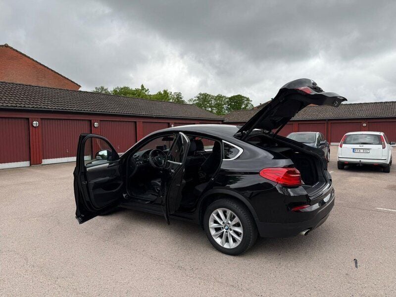 Svart Begagnad 2018 BMW X4 SUV | 250 000 kr (Superpris) - Bild 1/4