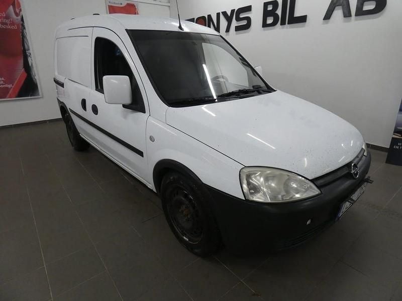 Vit Begagnad 2008 Opel Combo Van | 24 900 kr (Lite dyr) - Bild 1/4