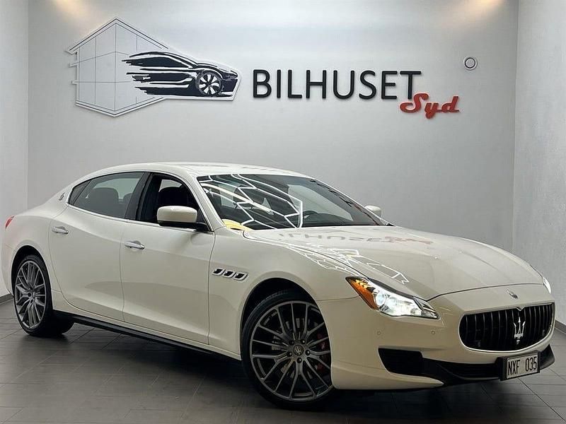 Vit Begagnad 2013 Maserati Quattroporte Sedan | 398 500 kr - Bild 1/4