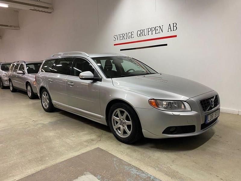 Grå Begagnad 2011 Volvo V70 Summum Kombi | 74 900 kr (Bra pris) - Bild 1/4