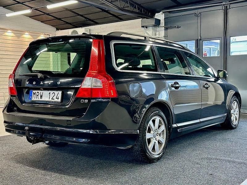 Begagnad Volvo V70 Momentum 163 HK (119 kW) 2011 Svart Kombi
