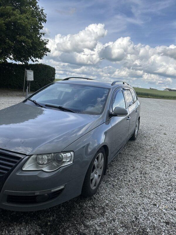 Grå Begagnad 2006 VW Passat Highline Kombi | 7 500 kr - Bild 1/1