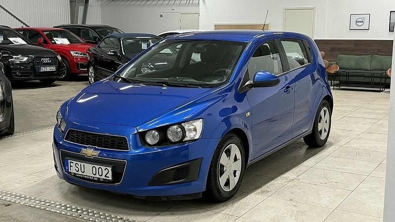 Begagnad Chevrolet Aveo 86 HK (63 kW) 2013 Blå Halvkombi