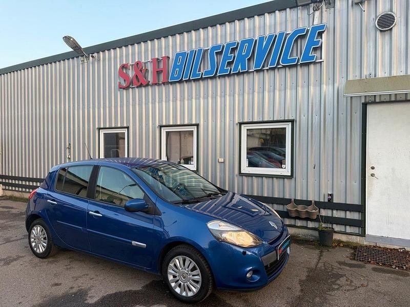 Blå Begagnad 2010 Renault Clio R.S. Halvkombi | 39 900 kr (Marknadspris) - Bild 1/4