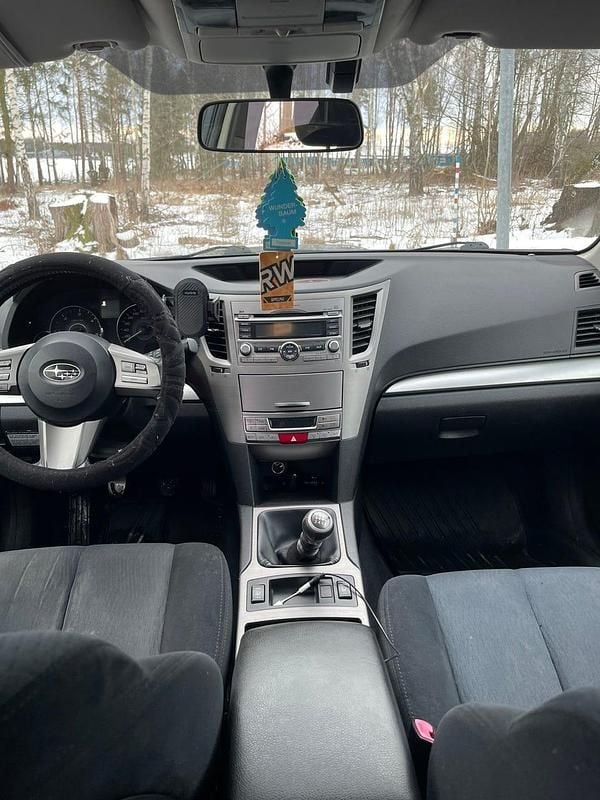 Begagnad Subaru Outback 150 HK (110 kW) 2010 Grå metallic Kombi