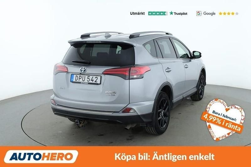 Begagnad Toyota RAV4 Hybrid Edition 200 HK (147 kW) 2018 Silver SUV