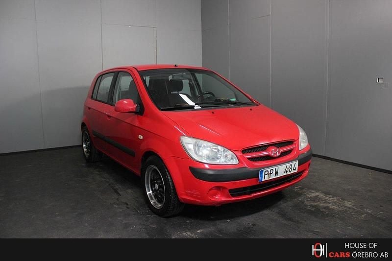Röd Begagnad 2006 Hyundai Getz Halvkombi | 17 900 kr (Marknadspris) - Bild 1/4