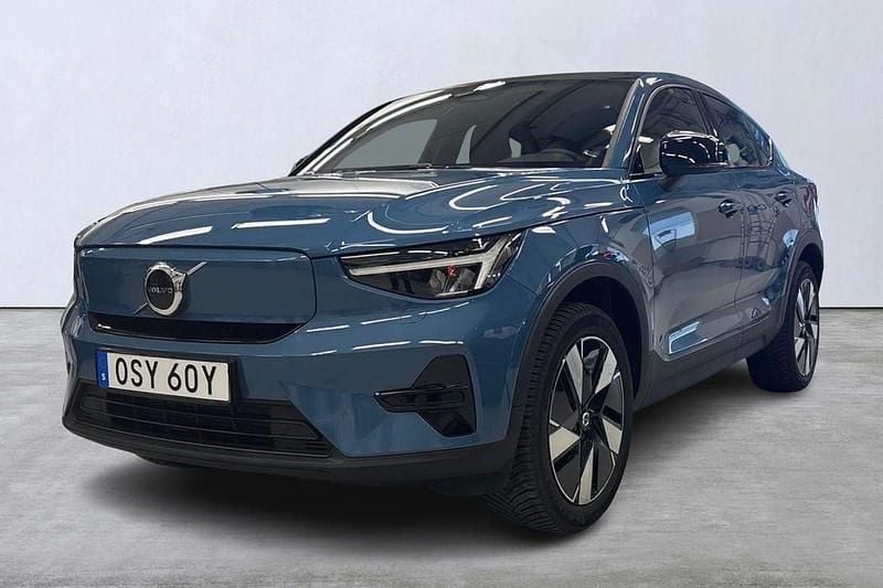 Blå Begagnad 2023 Volvo EC40 Core SUV | 389 900 kr (Marknadspris) - Bild 1/4