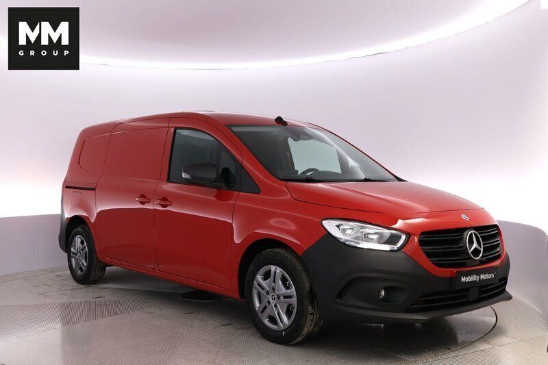 Röd (loranditröd) Ny 2025 Mercedes Citan 110 Edition Van | 379 125 kr (Lite dyr) - Bild 1/4