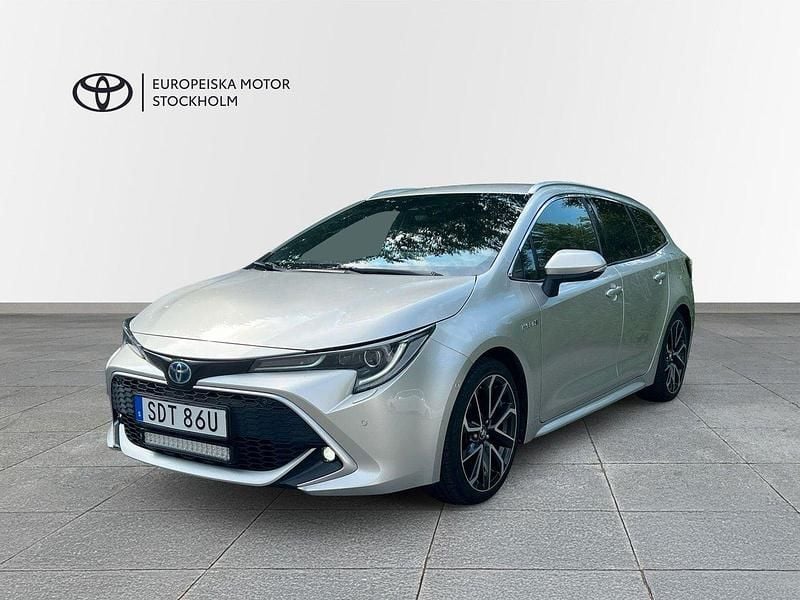 Silver Begagnad 2019 Toyota Corolla Executive Kombi | 219 900 kr (Marknadspris) - Bild 1/4