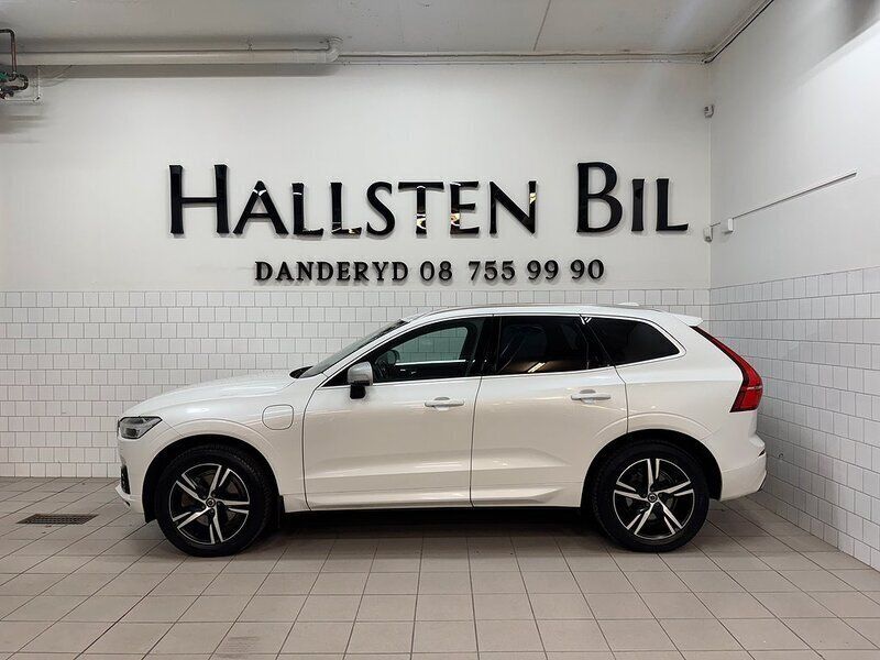 Vit Begagnad 2018 Volvo XC60 R-Design SUV | 289 000 kr (Superpris) - Bild 1/4