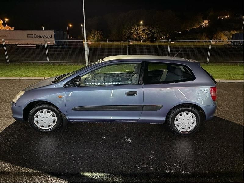 Blå Begagnad 2002 Honda Civic Halvkombi | 23 000 kr (Superpris) - Bild 1/4